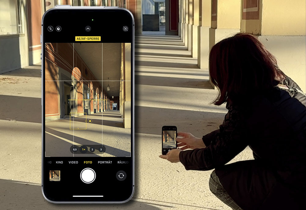 Fotografin bei Smartphone Fototour im Hofgarten von München