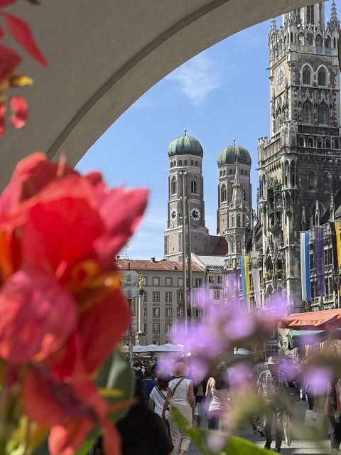 Die Frauenkirche in München mit besonderer Perspektive als Fototipp mit dem Smartphone fotografiert
